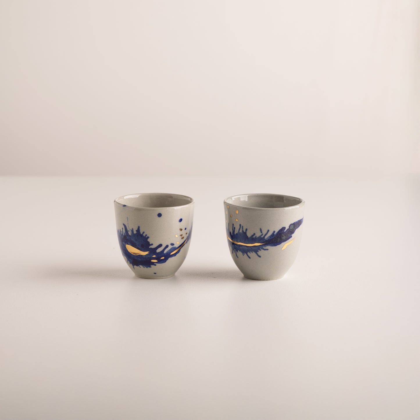 Atlantic Storm / Set of two espresso cups with tray