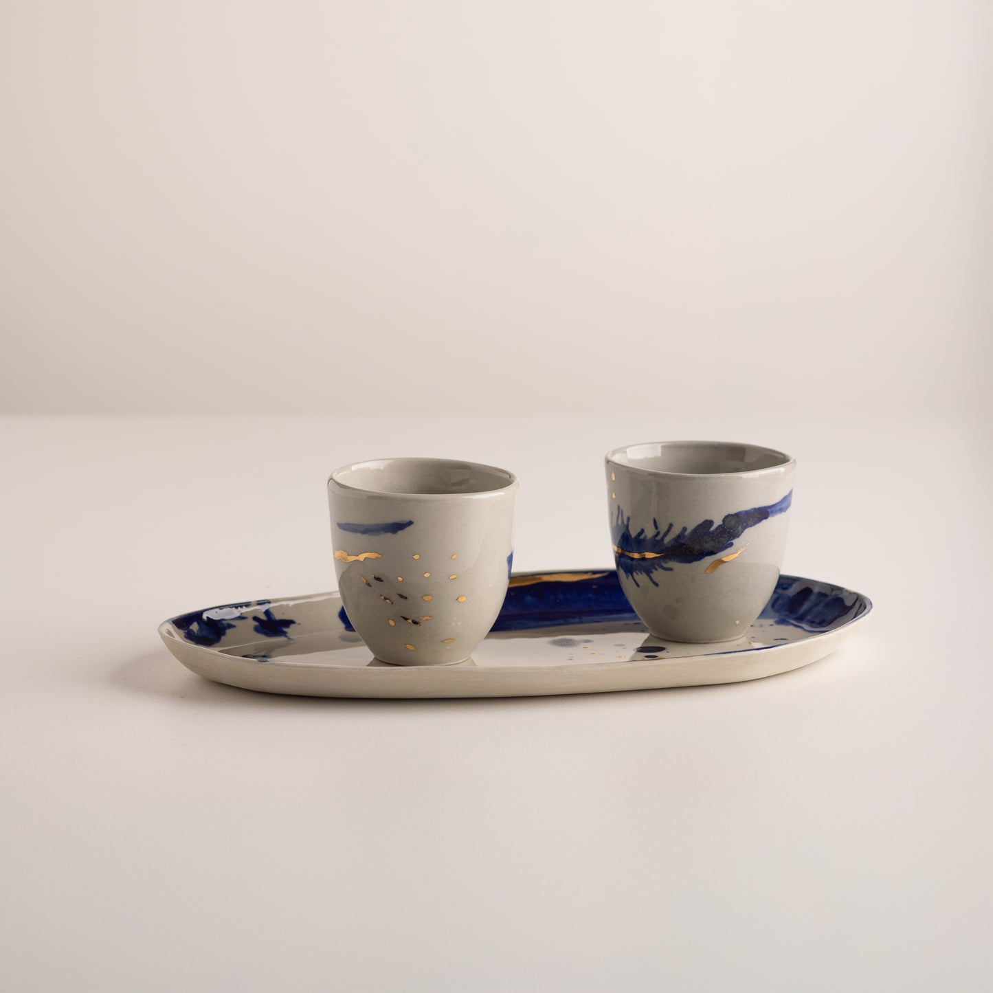 Atlantic Storm / Set of two espresso cups with tray