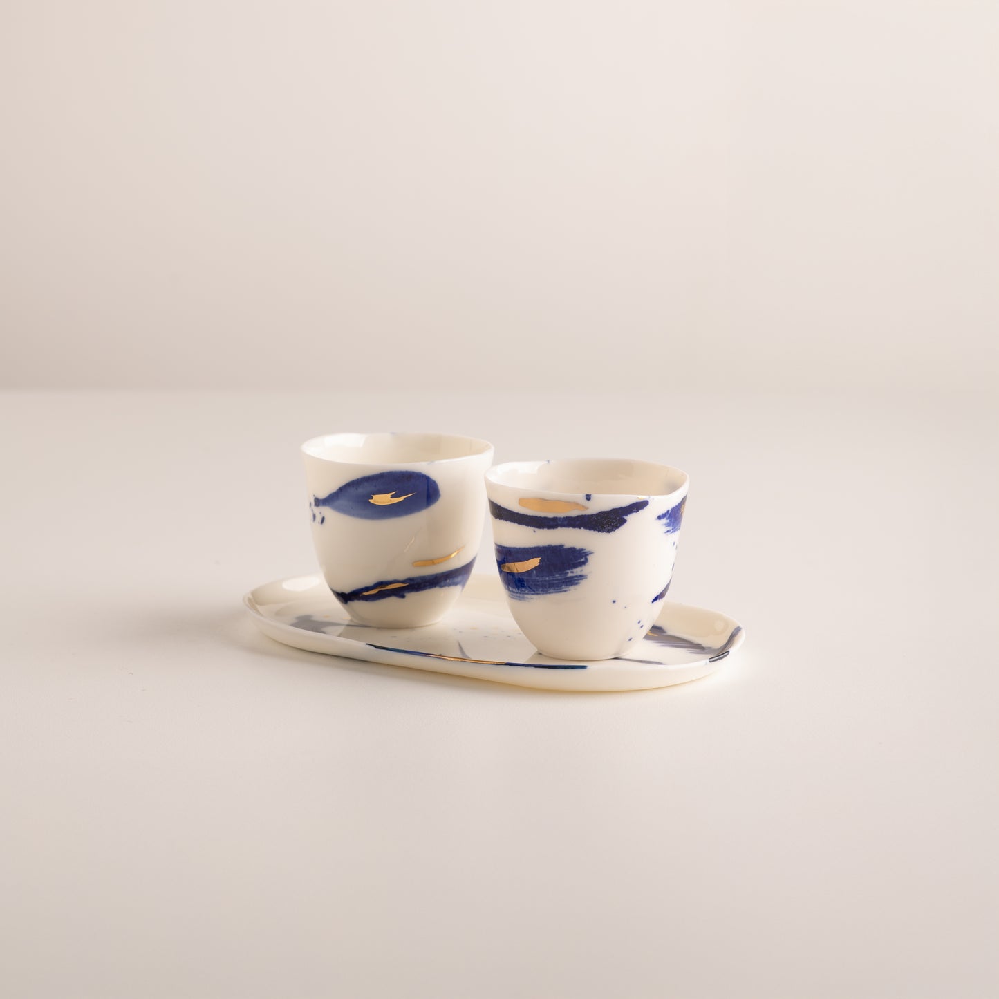 Atlantic Light / Set of two espresso cups with tray