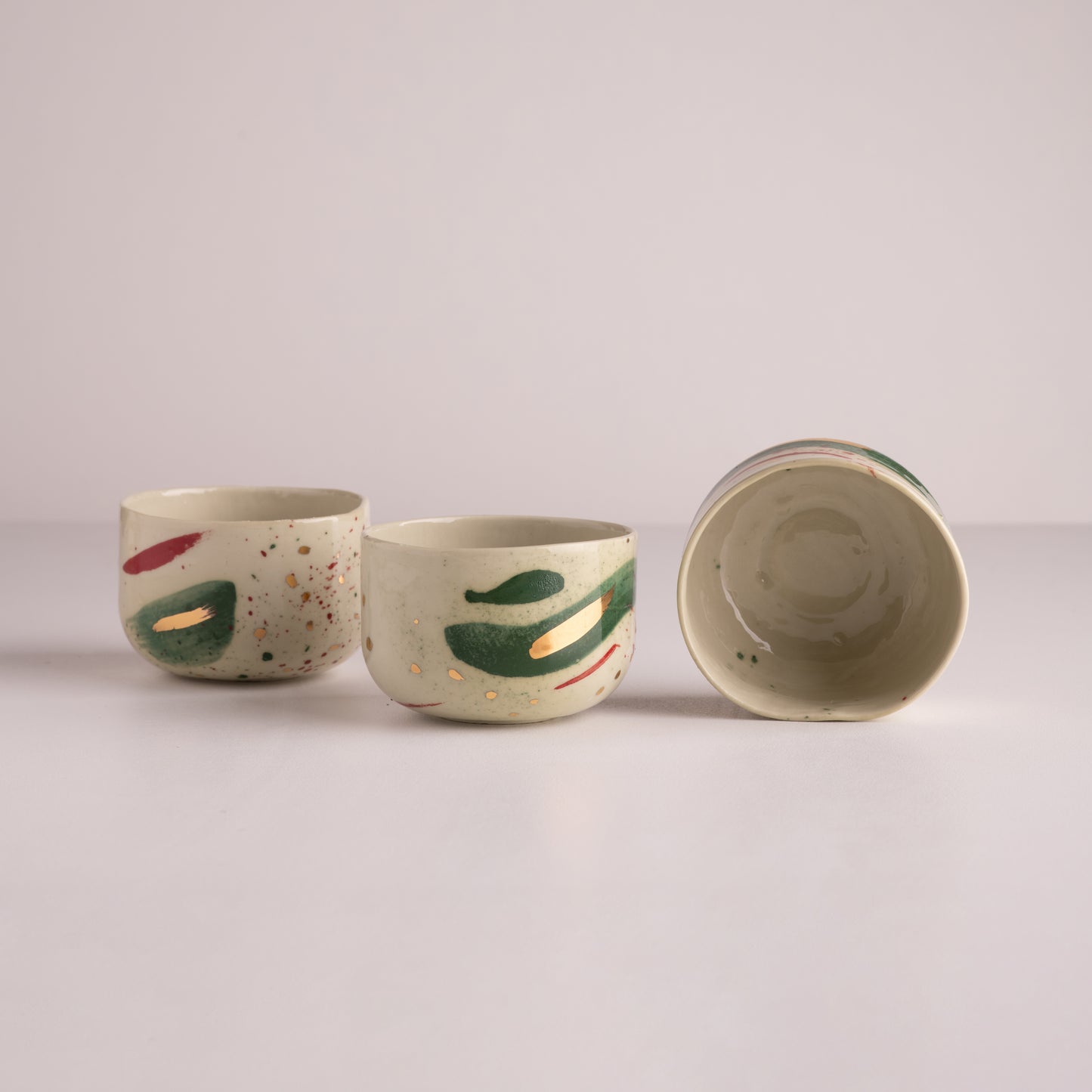 Novogodišnja šolja 100ml zeleni porcelan zamalo savršena