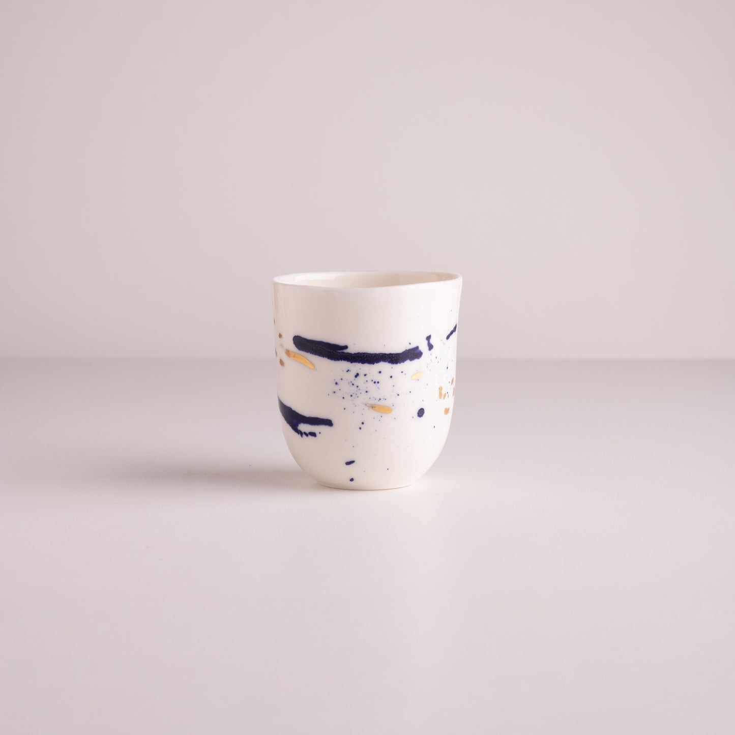 Atlantik šolja od prozirnog porcelana / 300ml skoro savršena