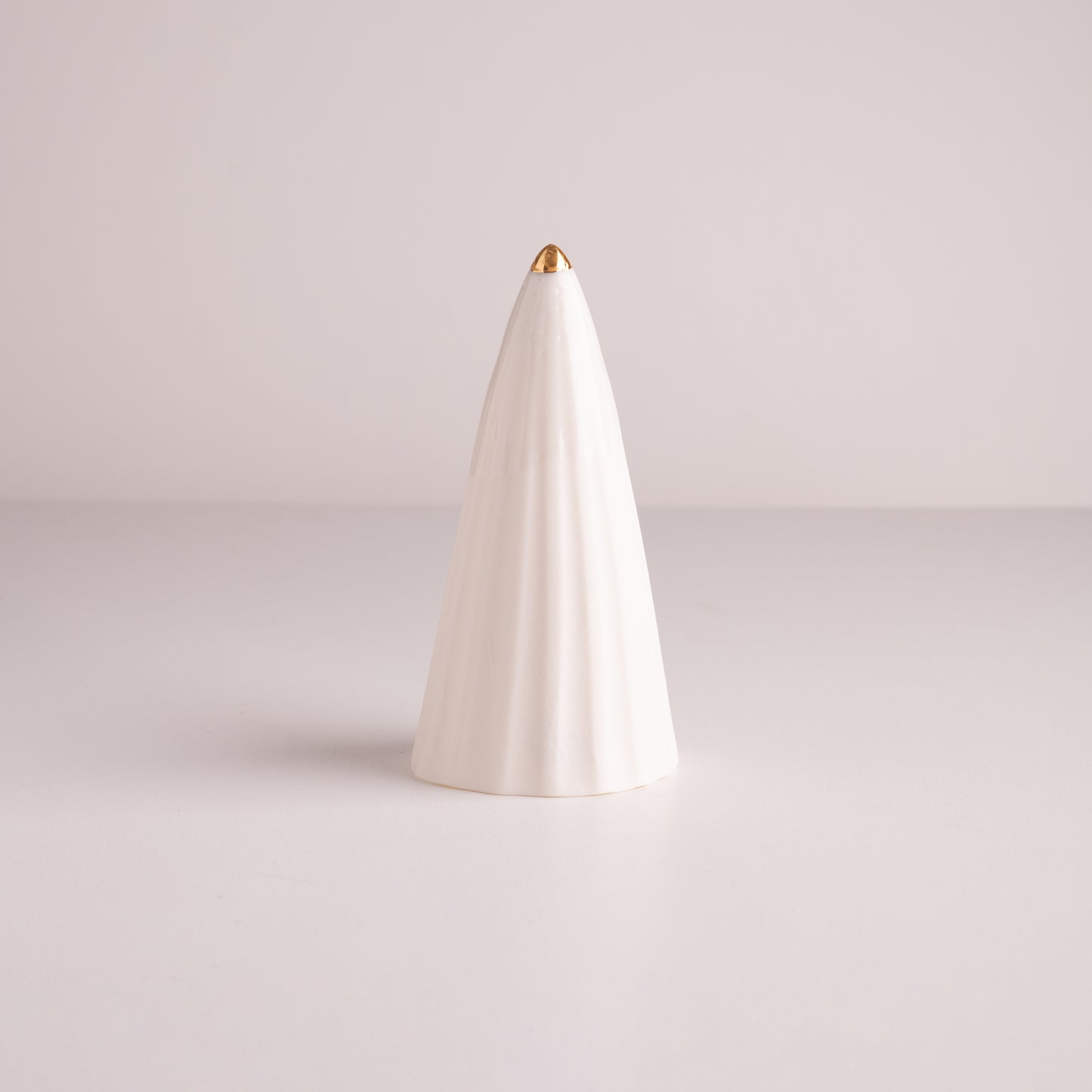 Srednja novogodišnja jelka skoro savršena