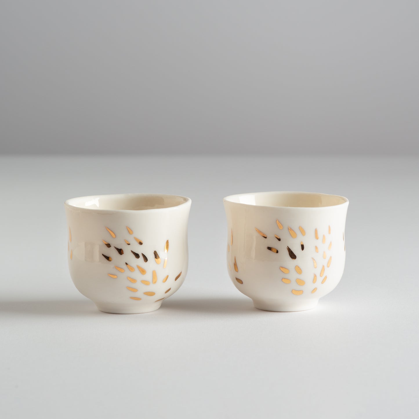 Dve Kamelije 80ml od prozirnog porcelana